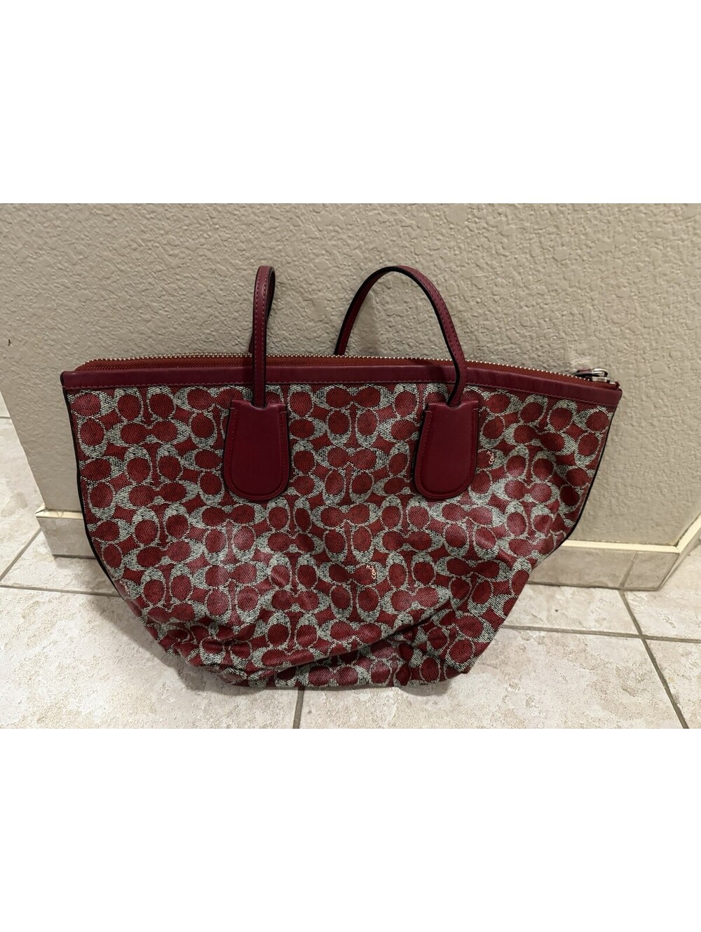 Coach Signature Coated Canvas With Pouch